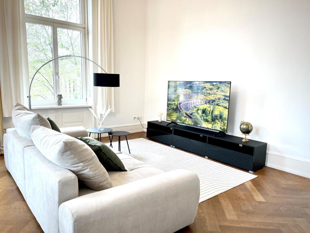 Palais Passy~Design Suite Mit Ausblick Im Zentrum Wiesbaden Ngoại thất bức ảnh